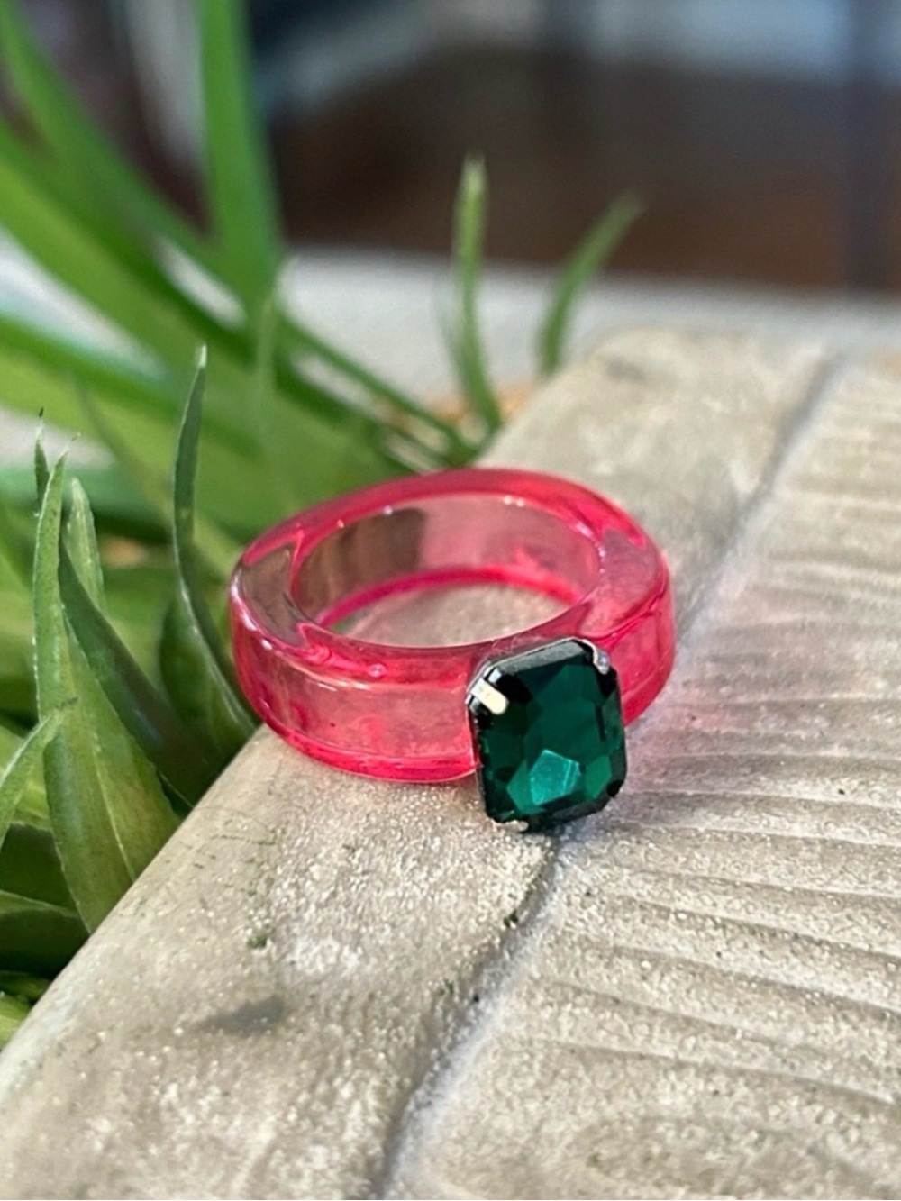 Pink acrylic Ring with Emerald Green Octagon Stone NEW size 6.5